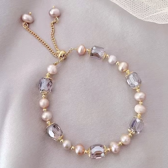 Ladies Vintage Faux Pearl Bracelet - Picture 2 of 4
